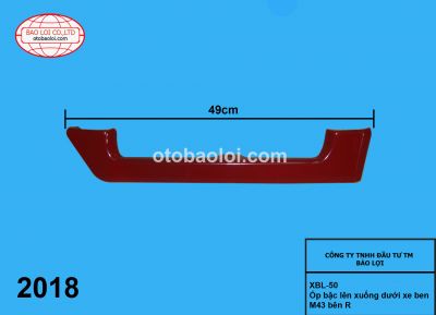 Ốp bậc lên xuống dưới xe Ben M43 bên R