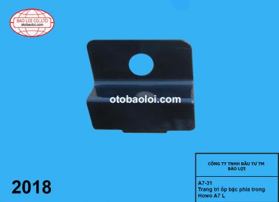 Trang trí ốp bậc phía trong Howo A7 L