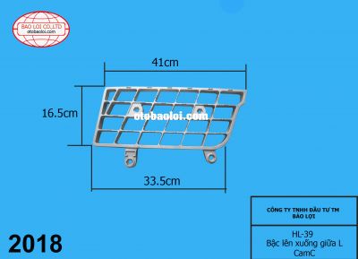 Bậc lên xuống giữa bên lái CamC