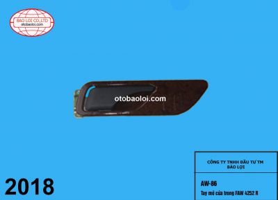 Tay mở cửa trong FAW 4252 R