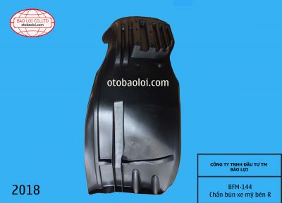 Chắn bùn xe mỹ 2004 bên R