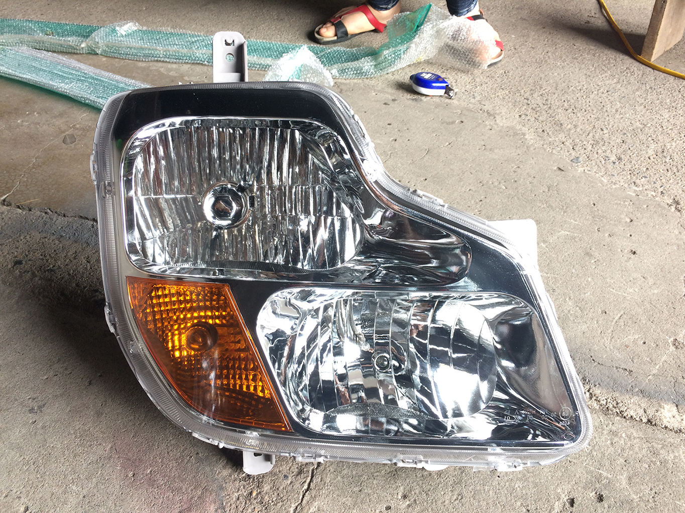 Đèn pha DF Thiên Long R