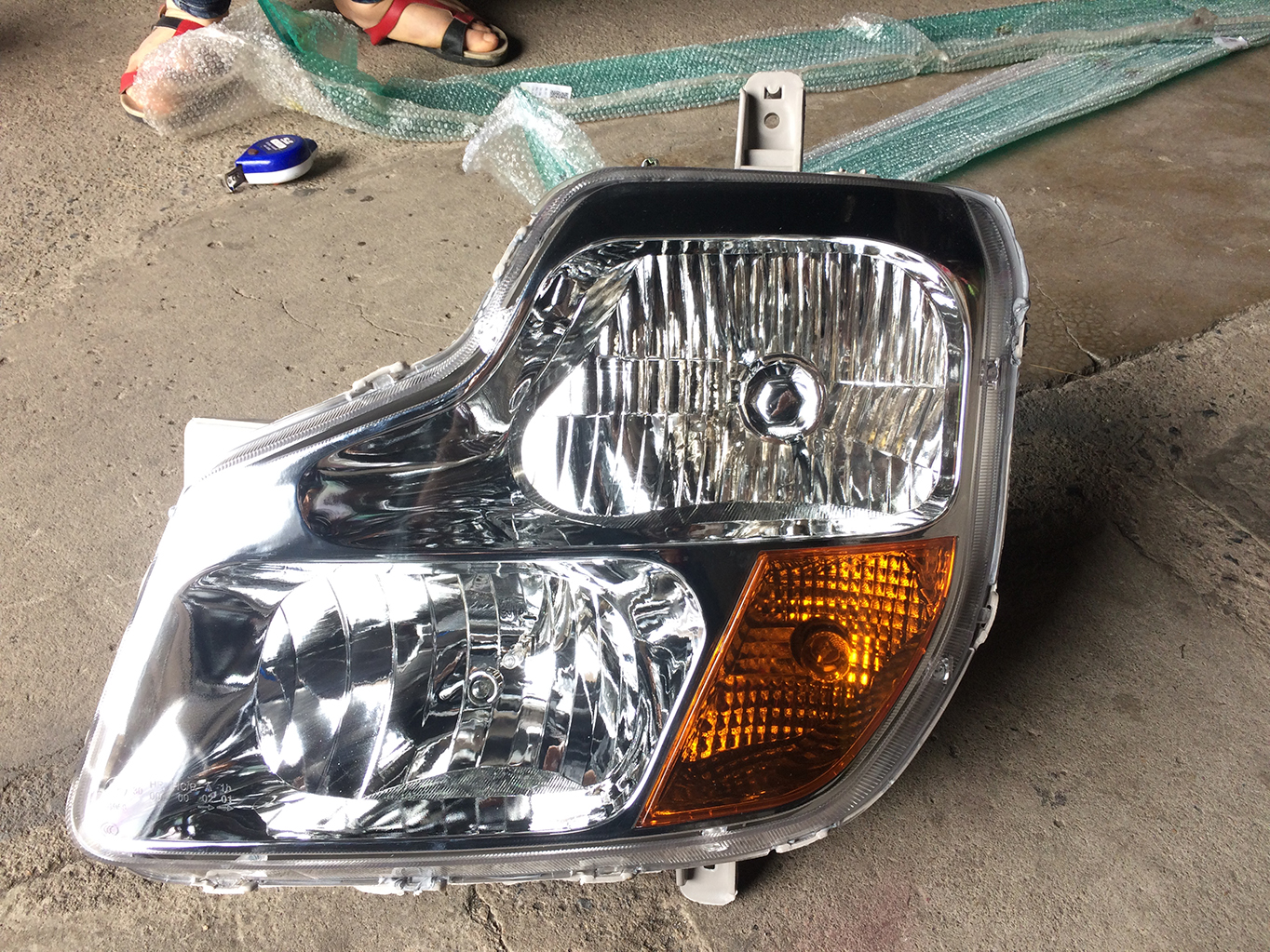 Đèn pha loại đẹp DF Thiên Long L