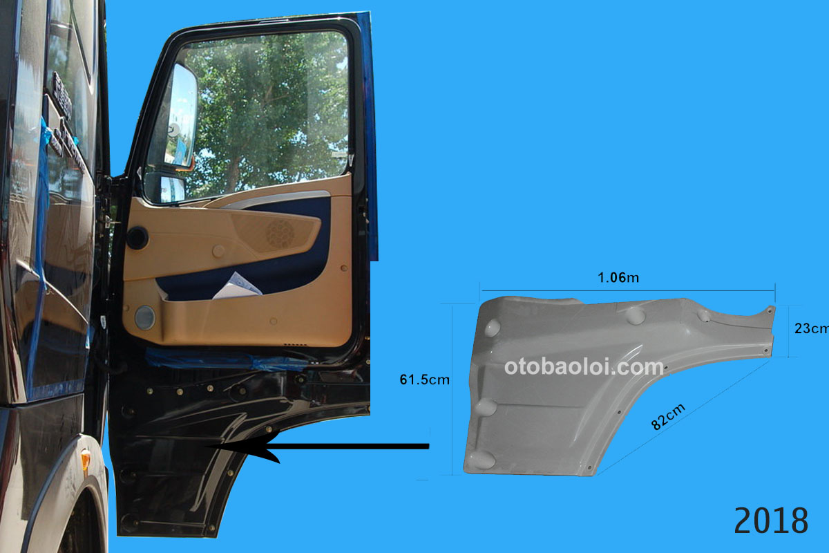Ốp dưới cánh cửa phía trong R Howo A7 