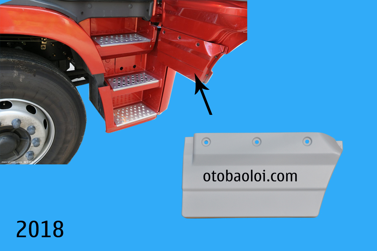 Ốp dưới cánh cửa phía trong H4 R