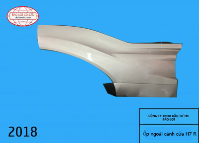 ốp ngoài cảnh cửa R (váy dài)